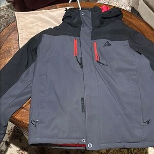Men's Gray and Black Jacket